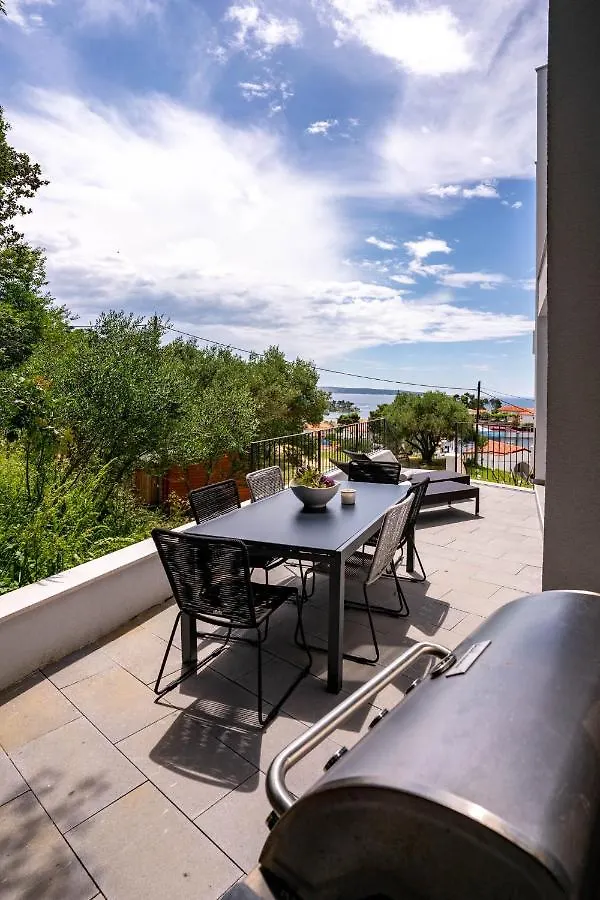 Panorama Suite Dora With Jacuzzi Palit