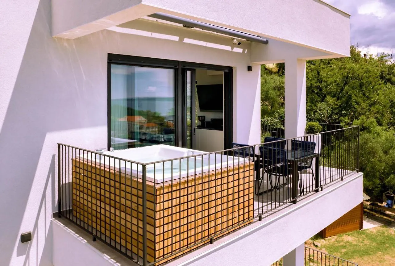 Panorama Suite Dora With Jacuzzi Palit