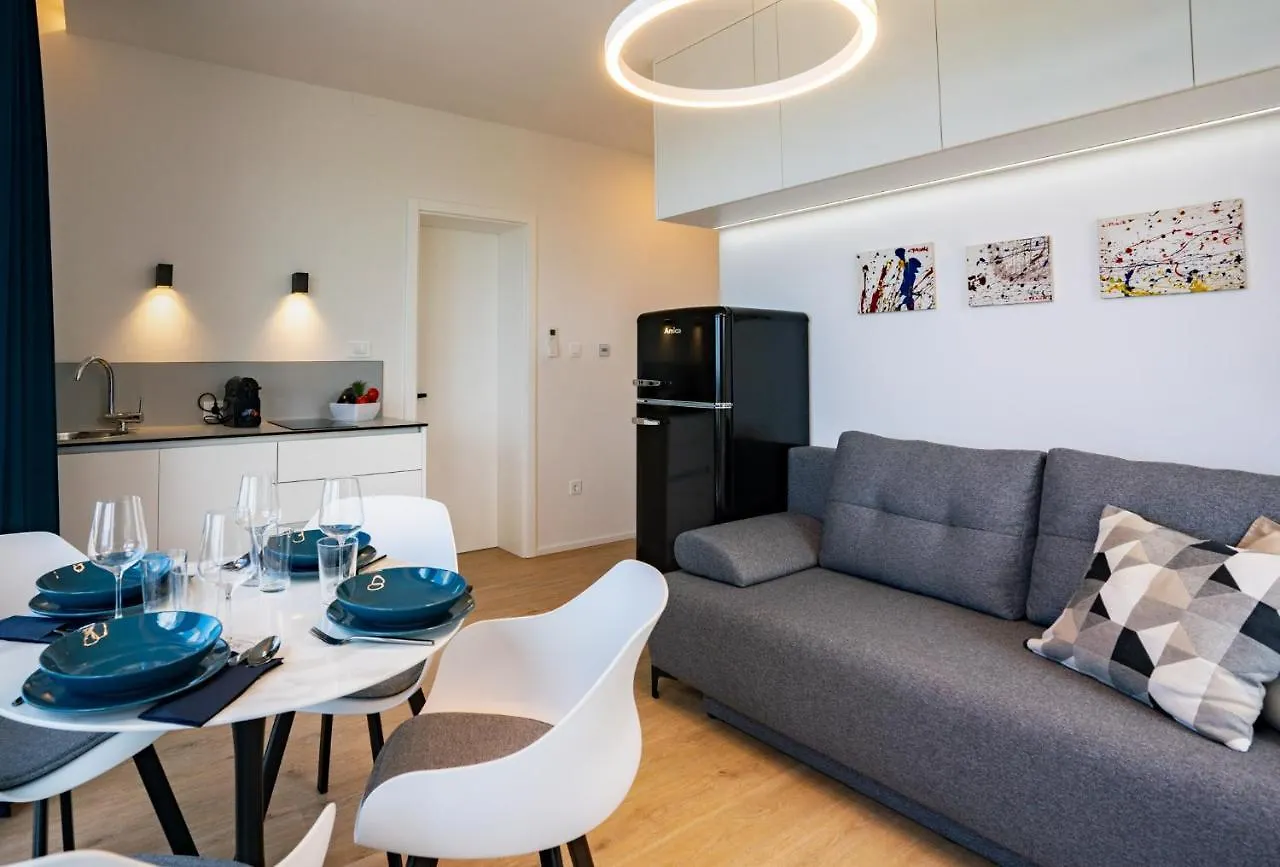 Apartment Panorama Suite Dora With Jacuzzi Palit